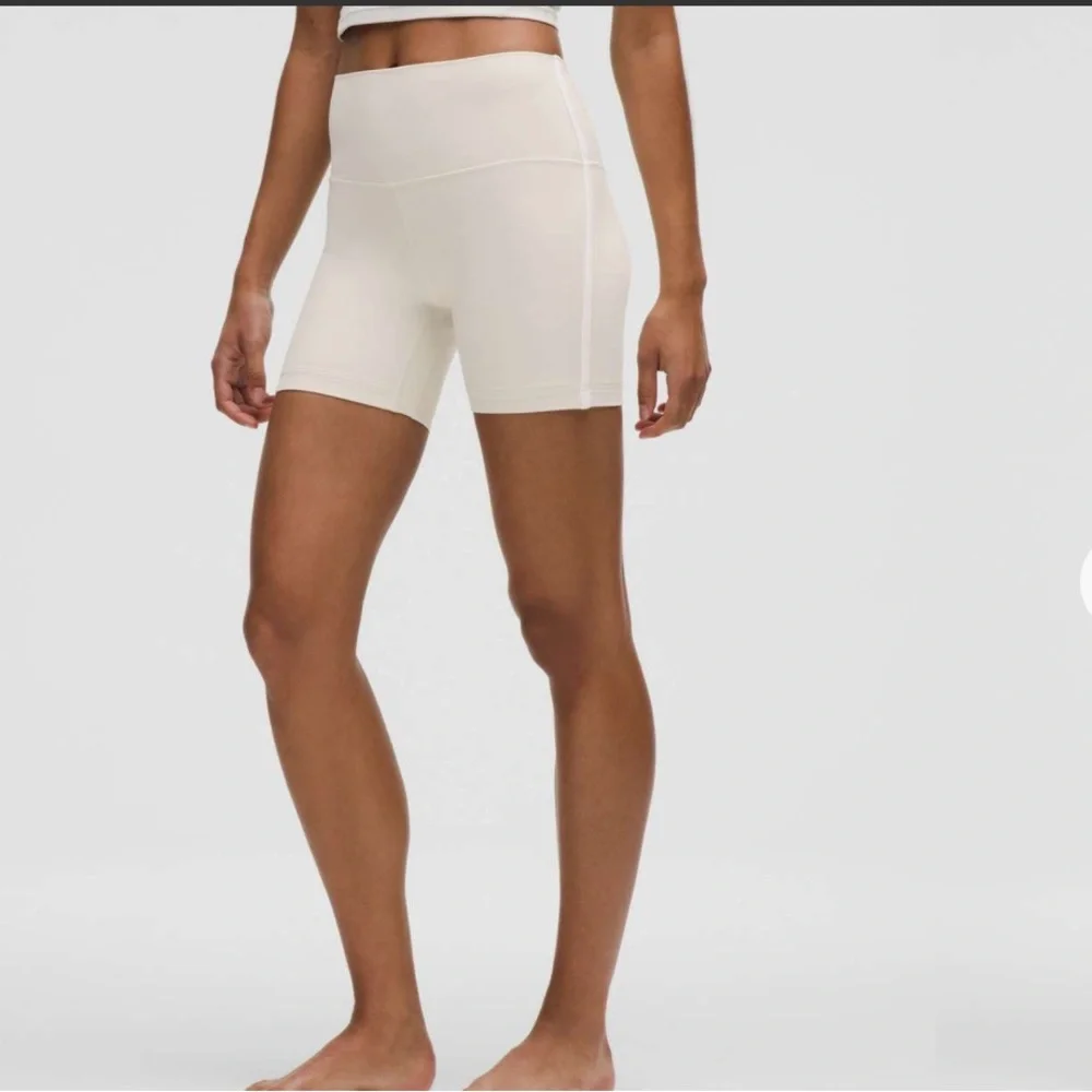 Lululemon🍋Align Side Stripe Light Ivory High-Rise Shorts 6” Size 10 NWT - Picture 1 of 9